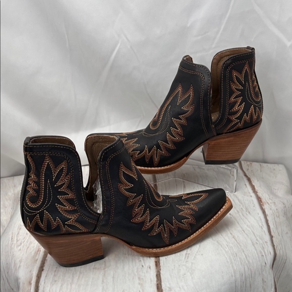 Ariat Women’s Black and Brown Western Boots Sz5 In Gorgeous Condition #0201 - Picture 4 of 12